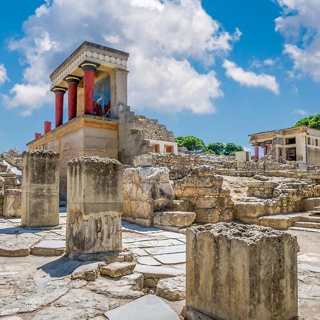 Holiday House Heraklion Deluxe Bagian luar foto