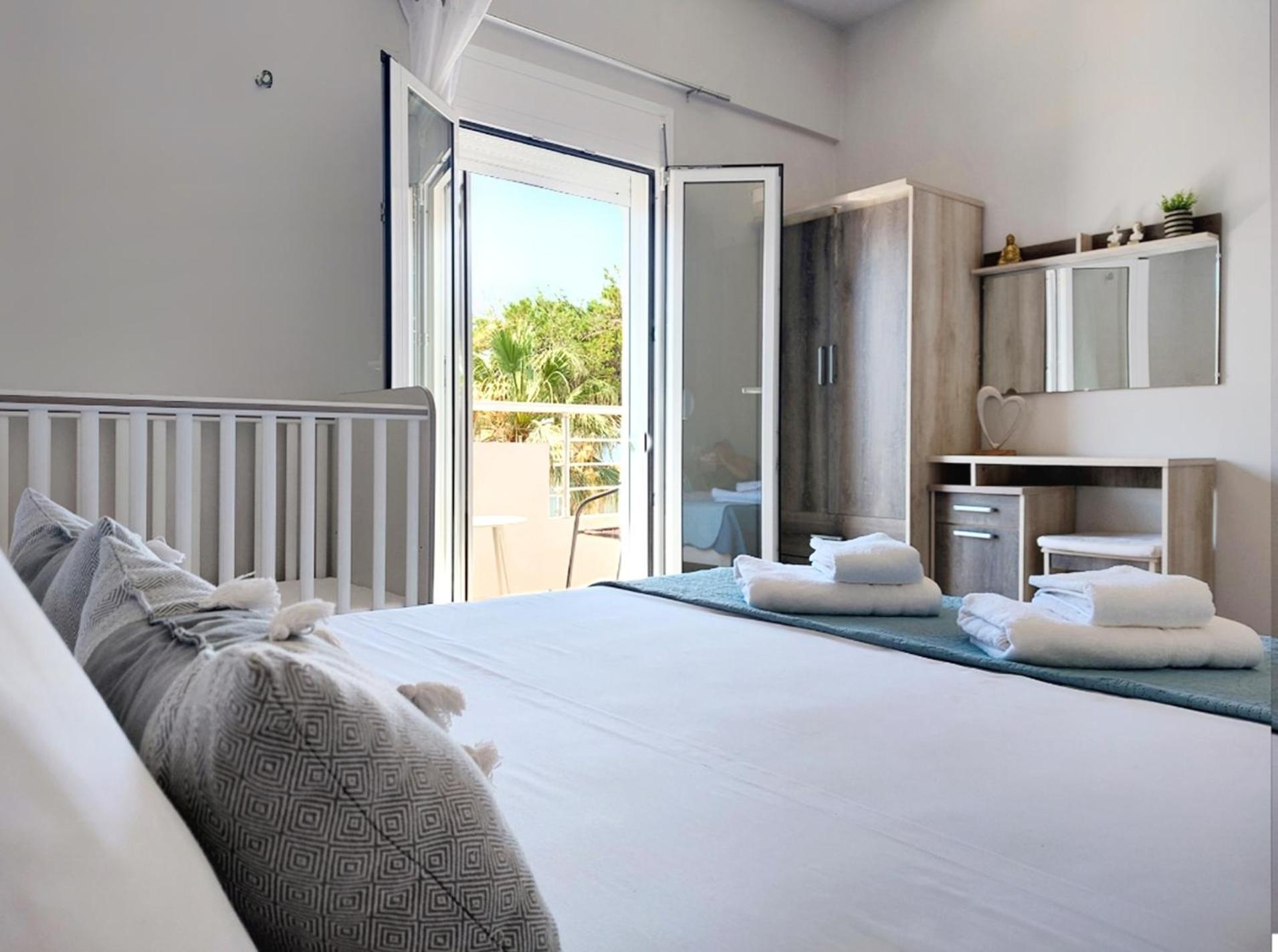 Holiday House Heraklion Deluxe Bagian luar foto