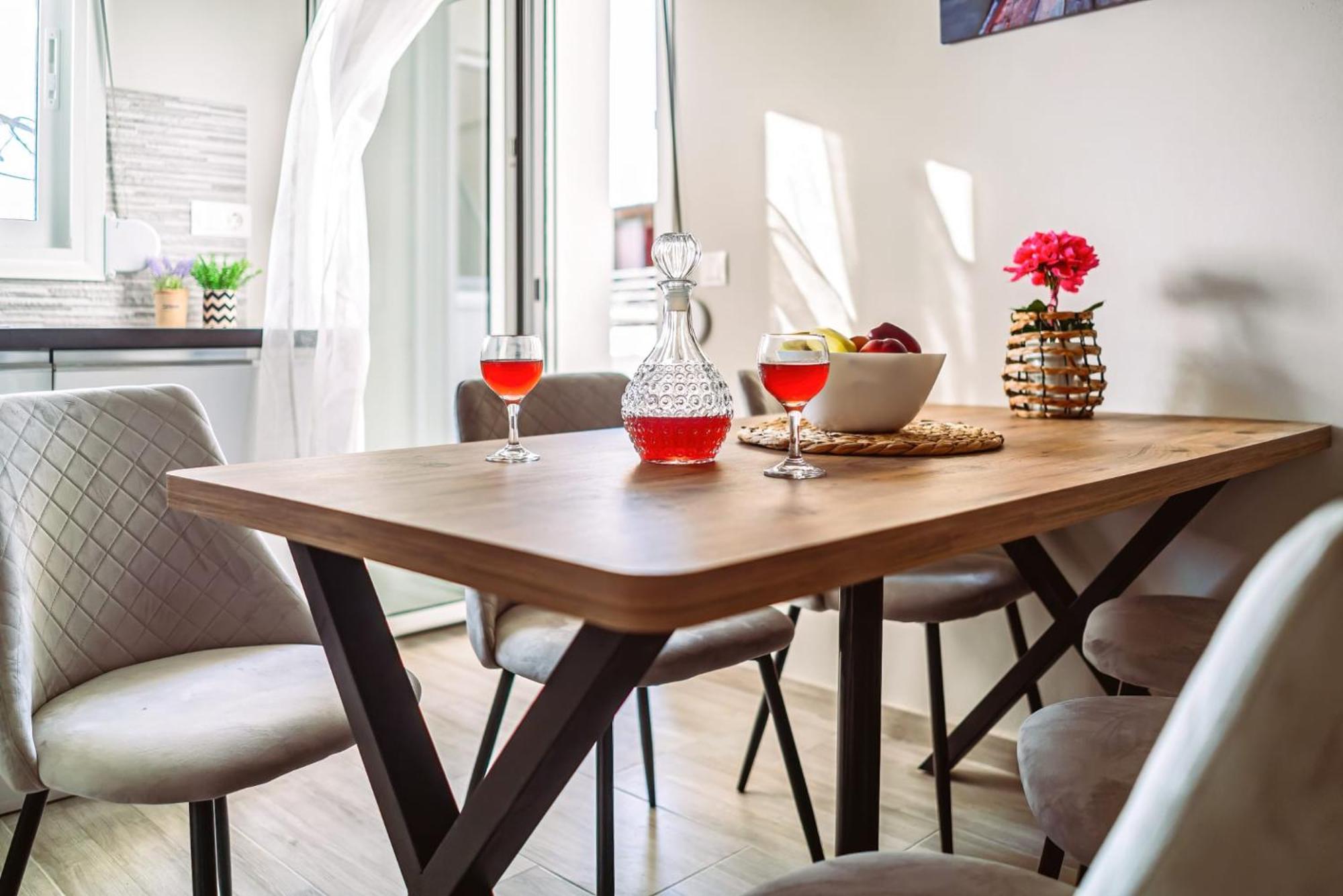 Holiday House Heraklion Deluxe Bagian luar foto